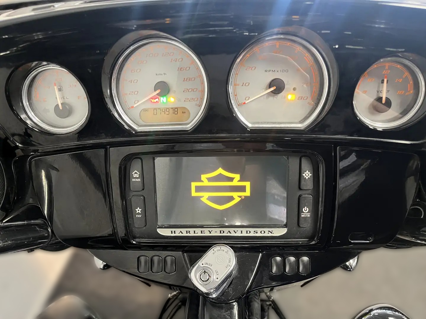 2017 Harley-Davidson Touring - 74 978 km - Náhled 17