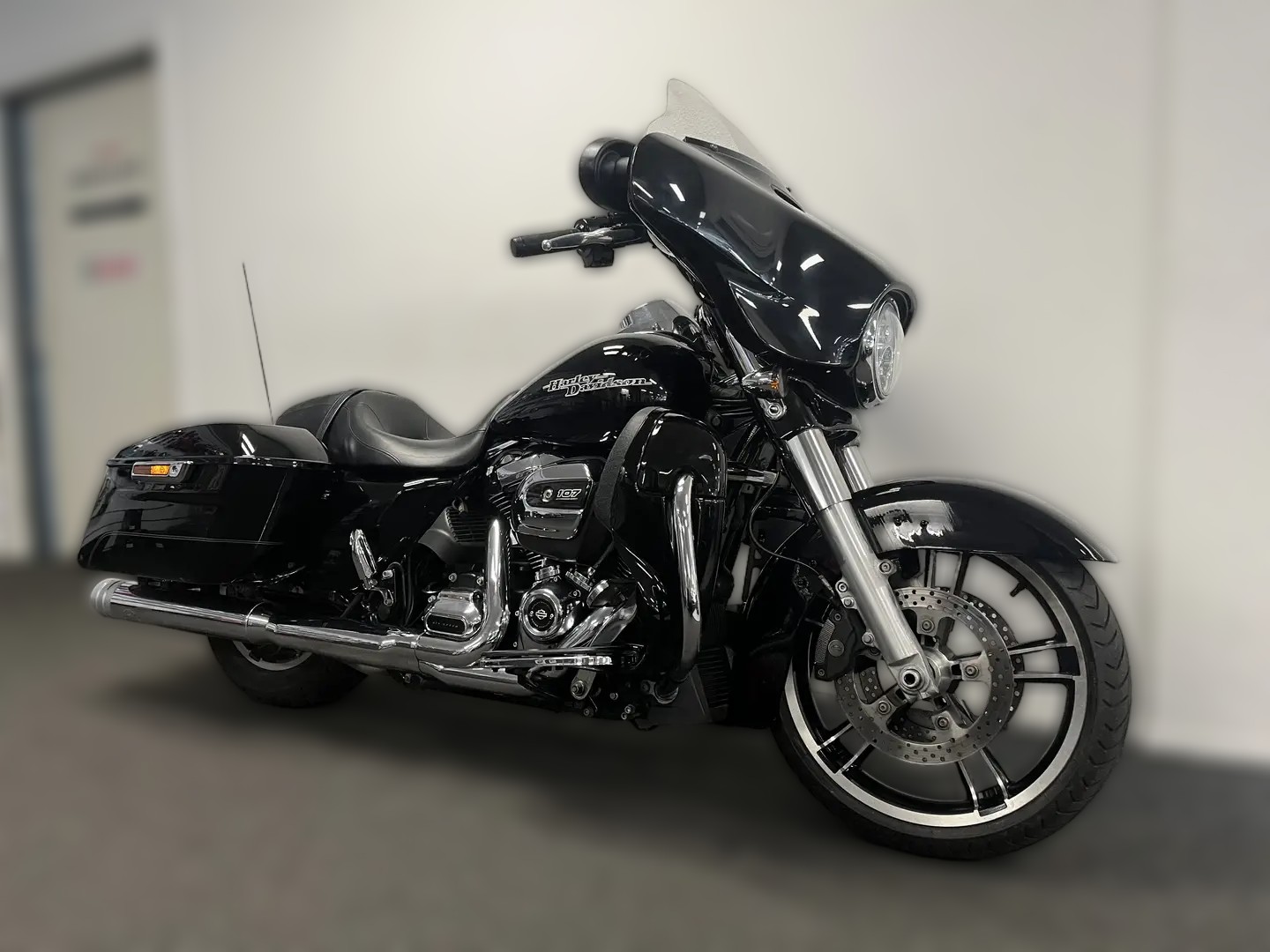 2017 Harley-Davidson Touring - 74 978 km - Náhled 19