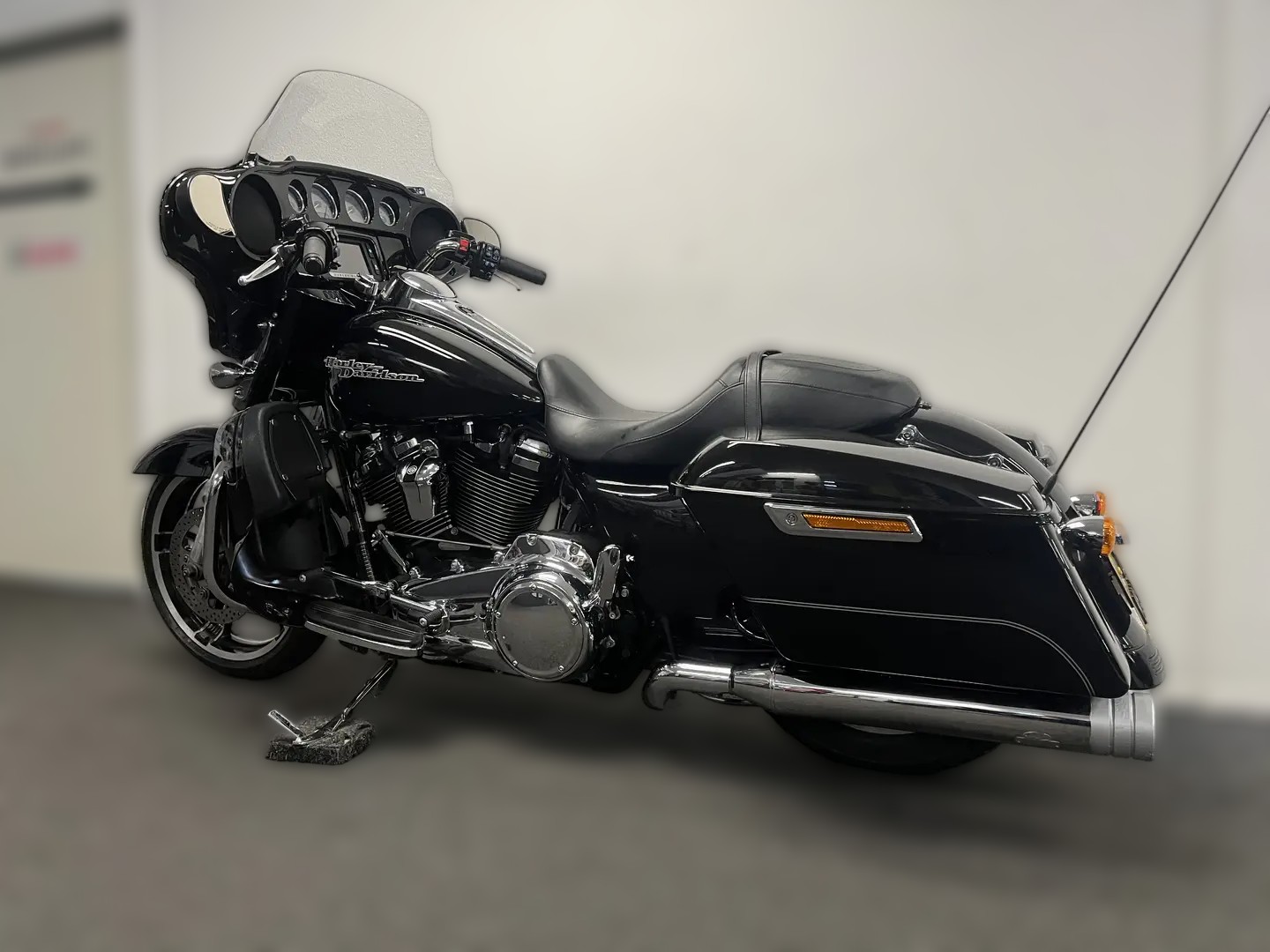 2017 Harley-Davidson Touring - 74 978 km - Náhled 30