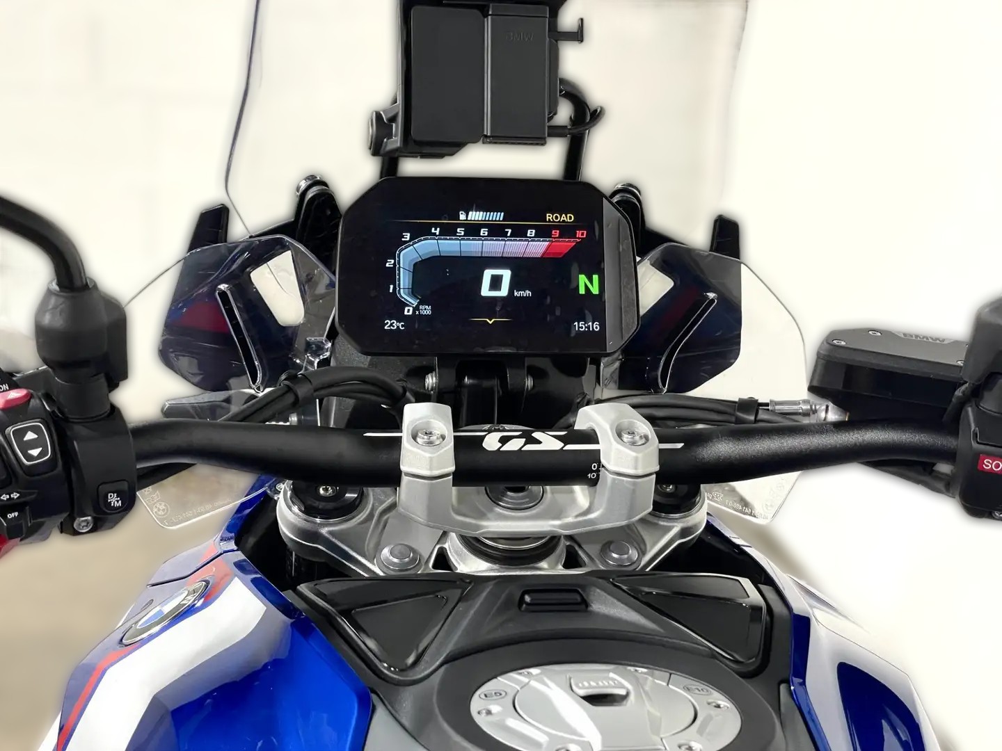 2025 BMW R 1250 GS - 1 000 km - Náhled 16