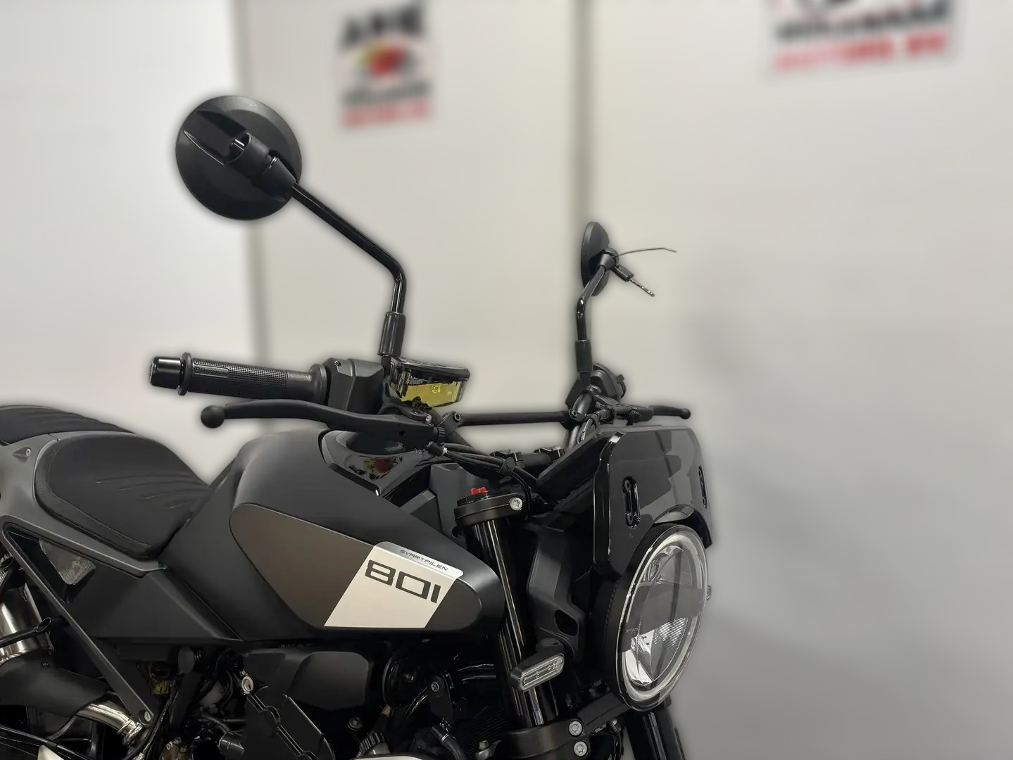 2025 Husqvarna Svartpilen 701 - 0 km - Náhled 5