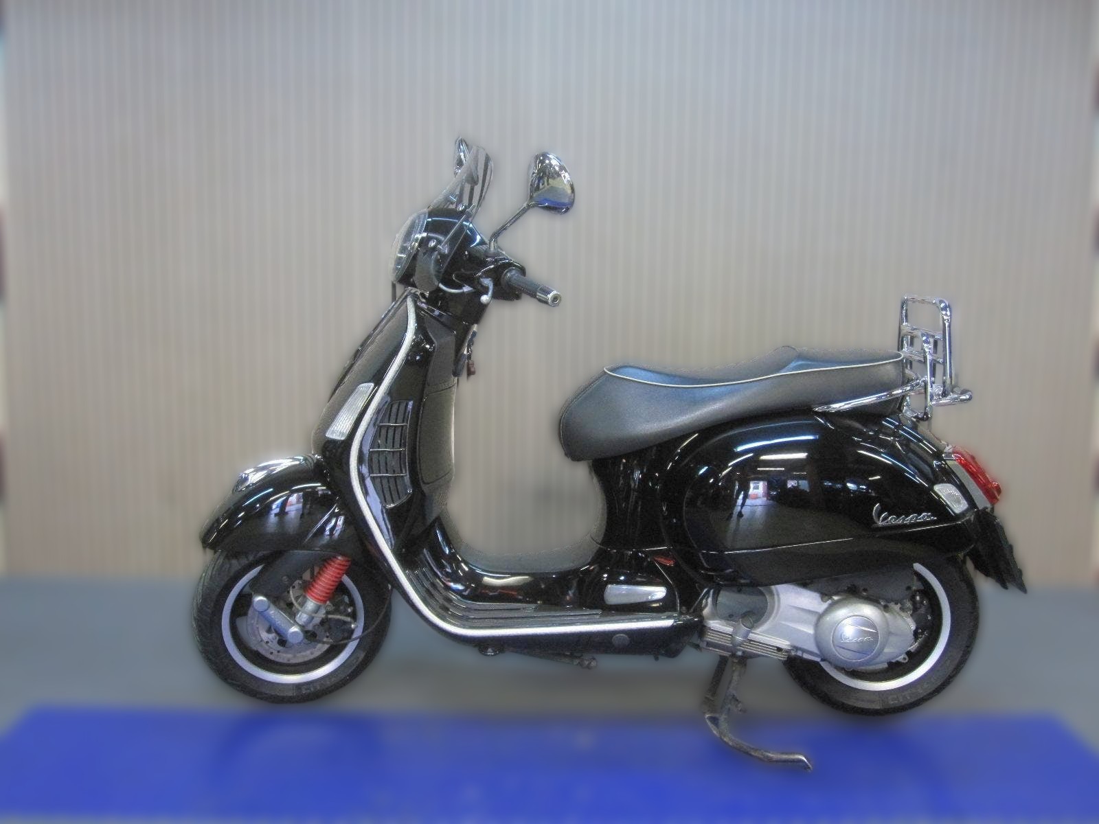 2010 Piaggio Vespa GTS - 22 301 km - Náhled 24