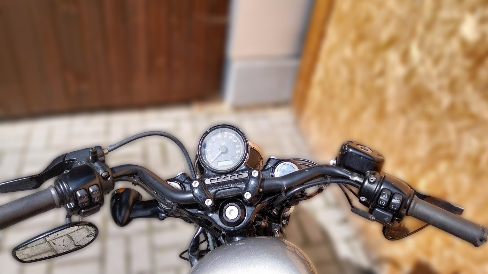 2012 Harley-Davidson Sportster 1200 - 16 000 km - Náhled 12