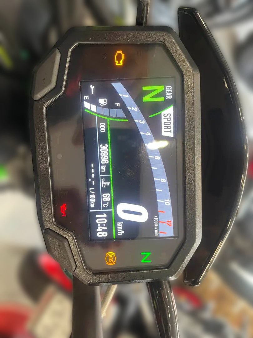 2022 Kawasaki Z900 - 31 000 km - Náhled 7