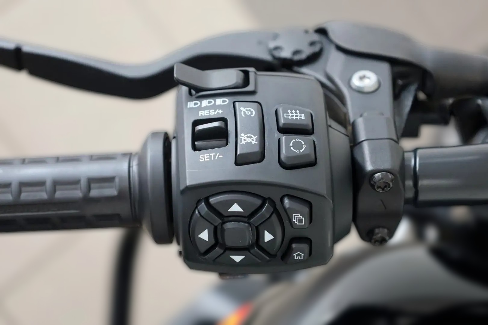 2023 Harley-Davidson Sportster 1200 - 5 755 km - Náhled 27