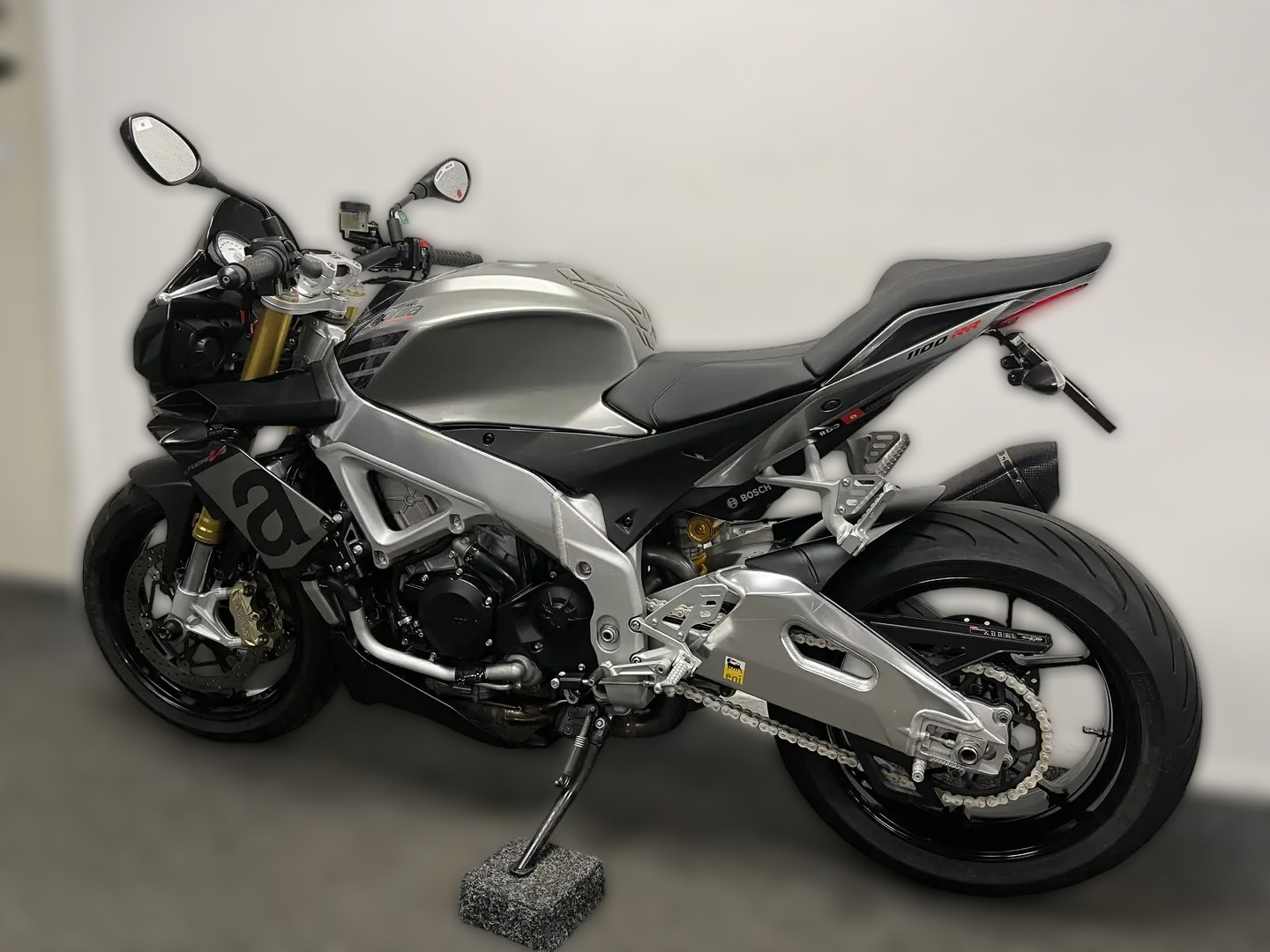 2016 Aprilia Tuono V4 - 32 992 km - Náhled 26