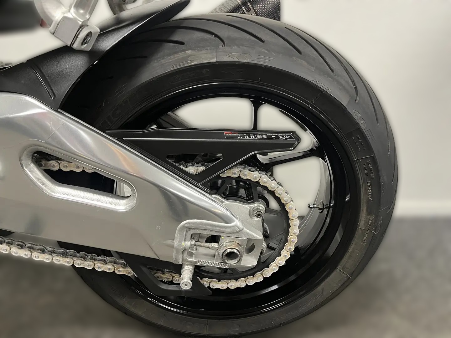 2016 Aprilia Tuono V4 - 32 992 km - Náhled 27