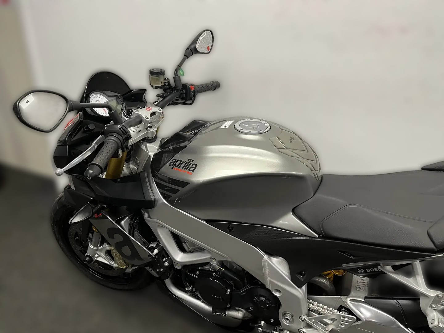 2016 Aprilia Tuono V4 - 32 992 km - Náhled 29