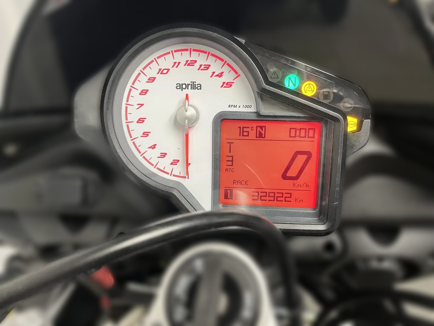 2016 Aprilia Tuono V4 - 32 992 km - Náhled 30