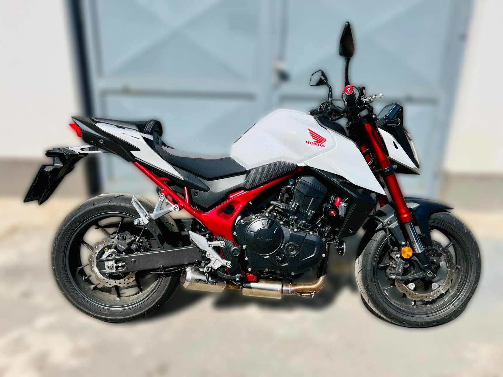 2023 Honda CB 750 Hornet - 2 000 km - Náhled 2