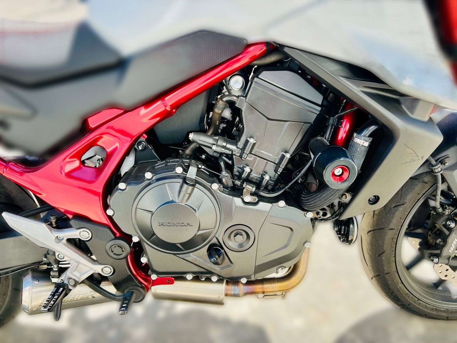 2023 Honda CB 750 Hornet - 2 000 km - Náhled 28