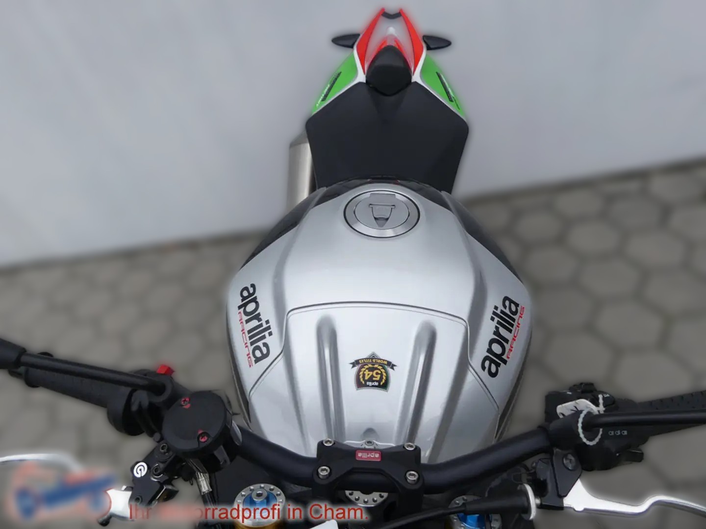2017 Aprilia Tuono V4 - 27 588 km - Náhled 30