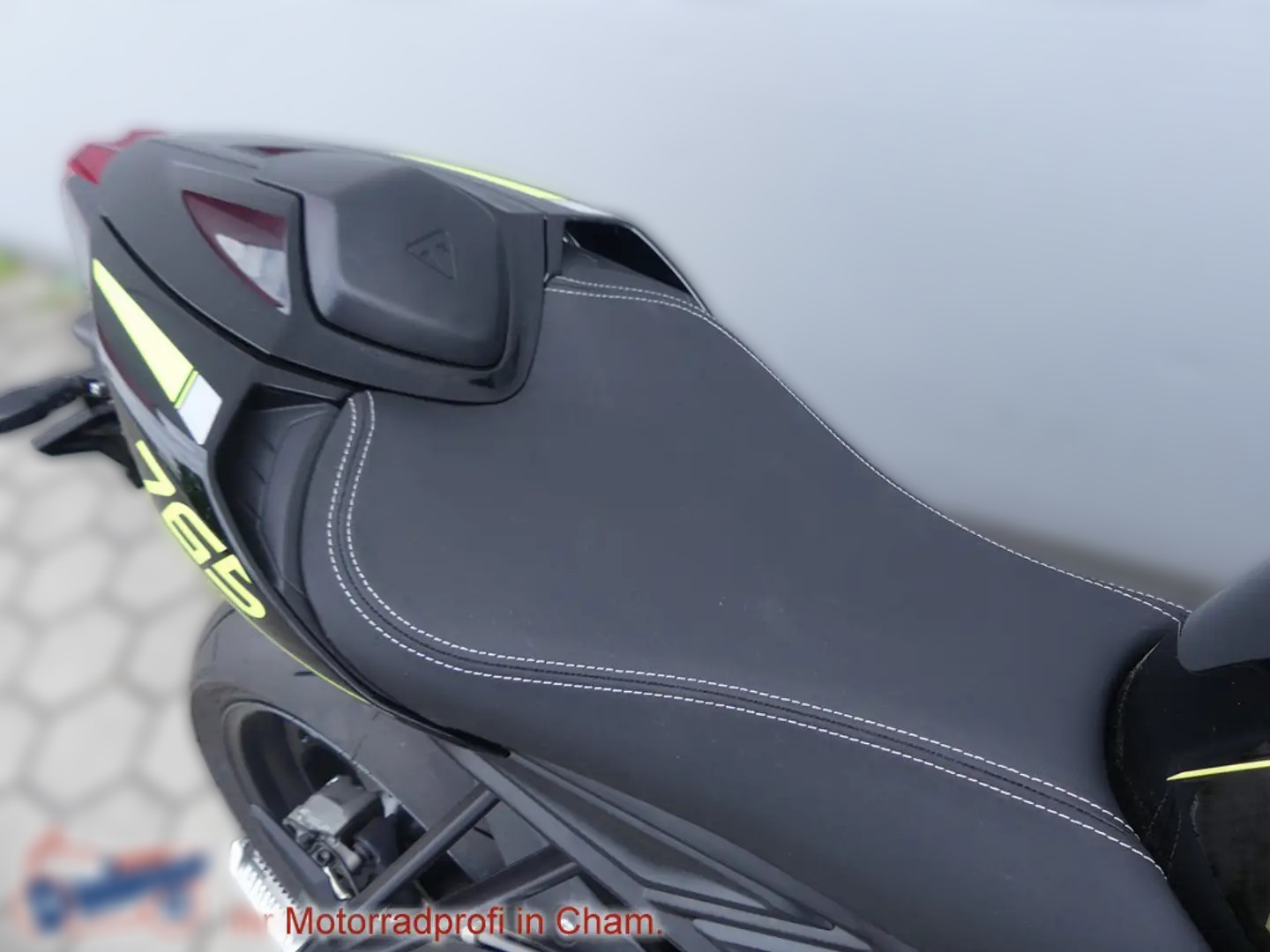 2024 Triumph Street Triple 765 - 1 km - Náhled 22
