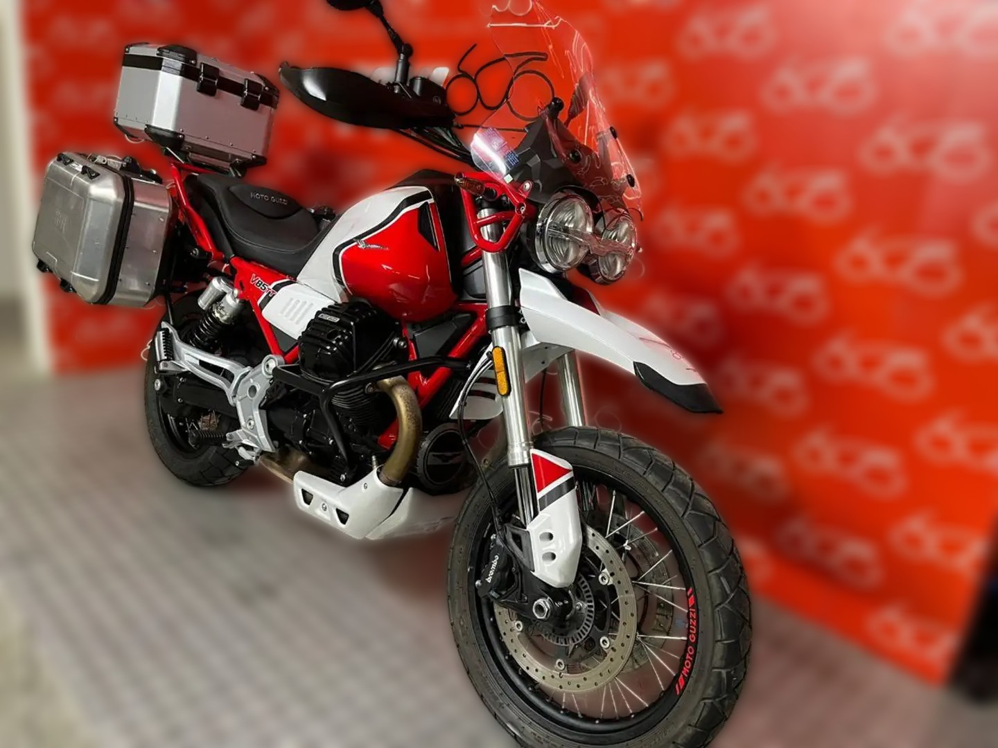 2019 Moto Guzzi V85 TT - 22 600 km - Náhled 2