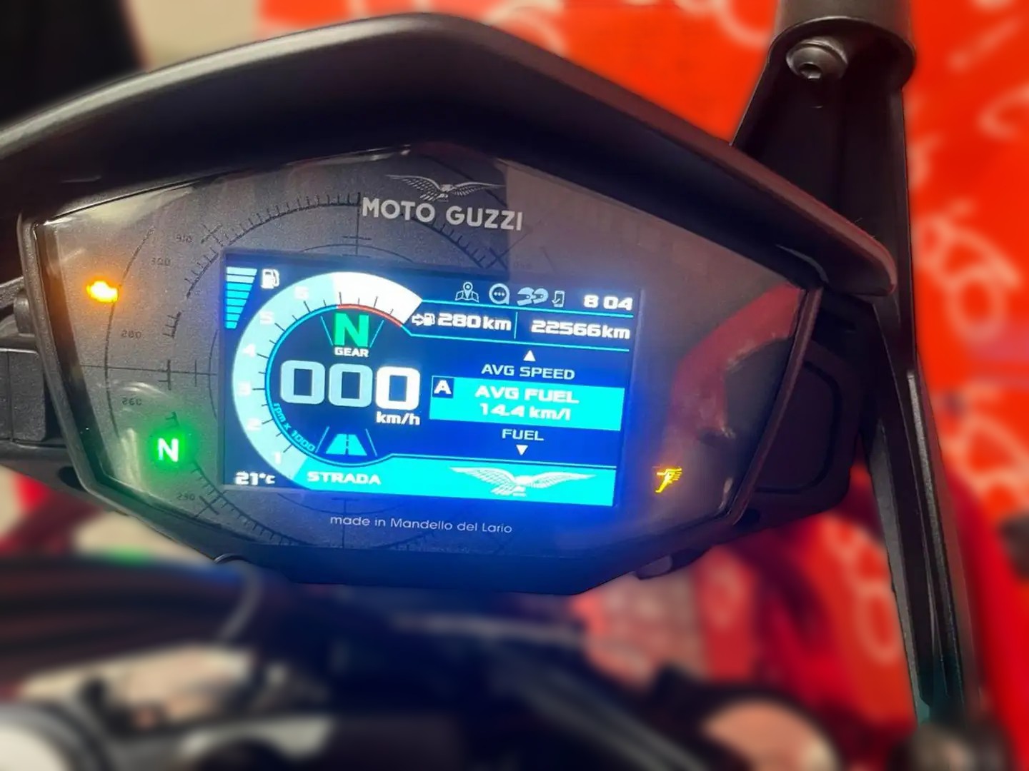 2019 Moto Guzzi V85 TT - 22 600 km - Náhled 4