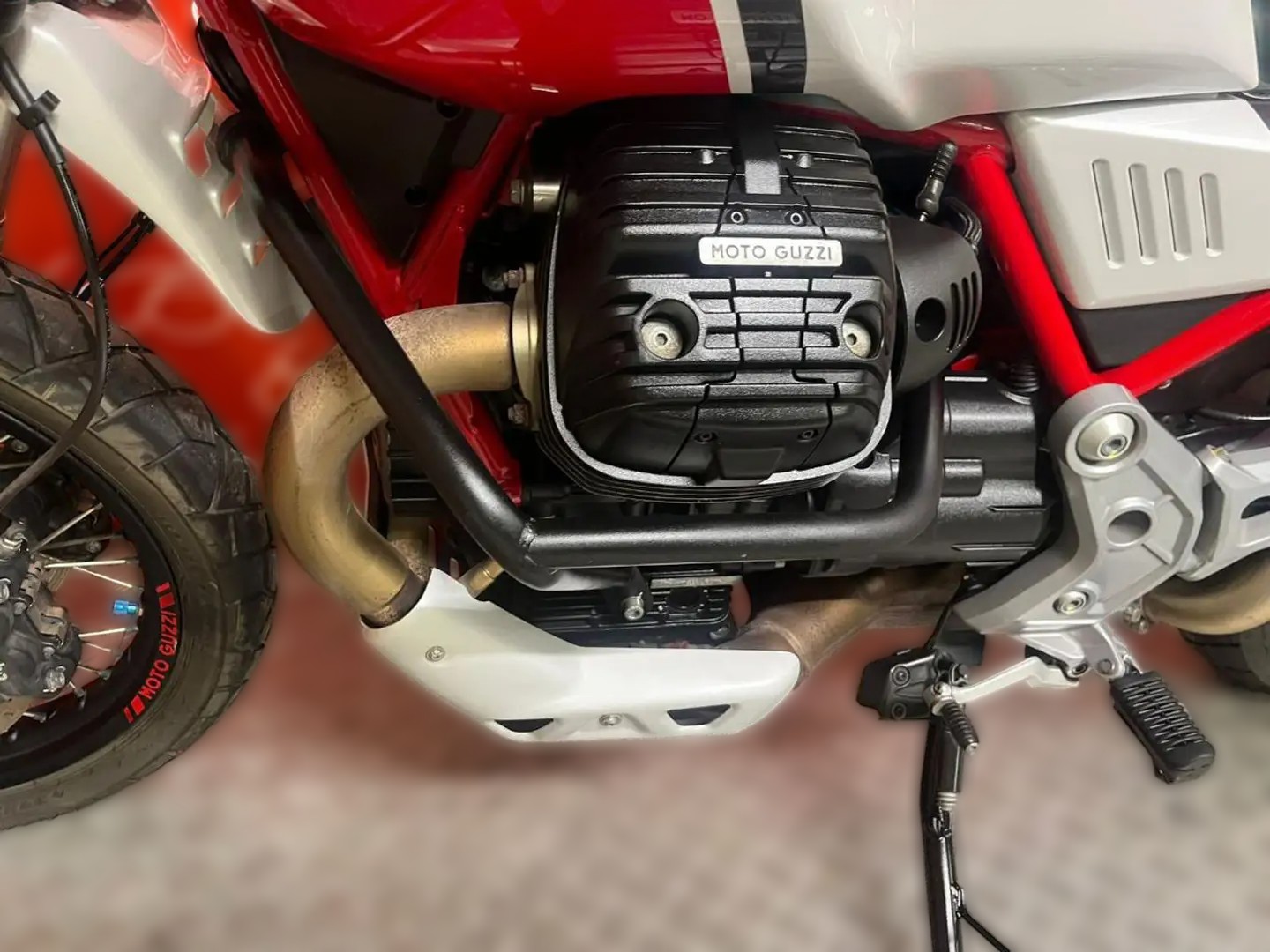 2019 Moto Guzzi V85 TT - 22 600 km - Náhled 12