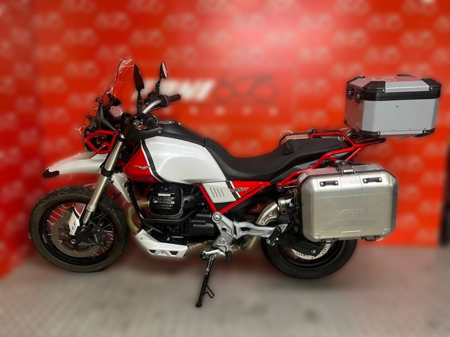 2019 Moto Guzzi V85 TT - 22 600 km - Náhled 25