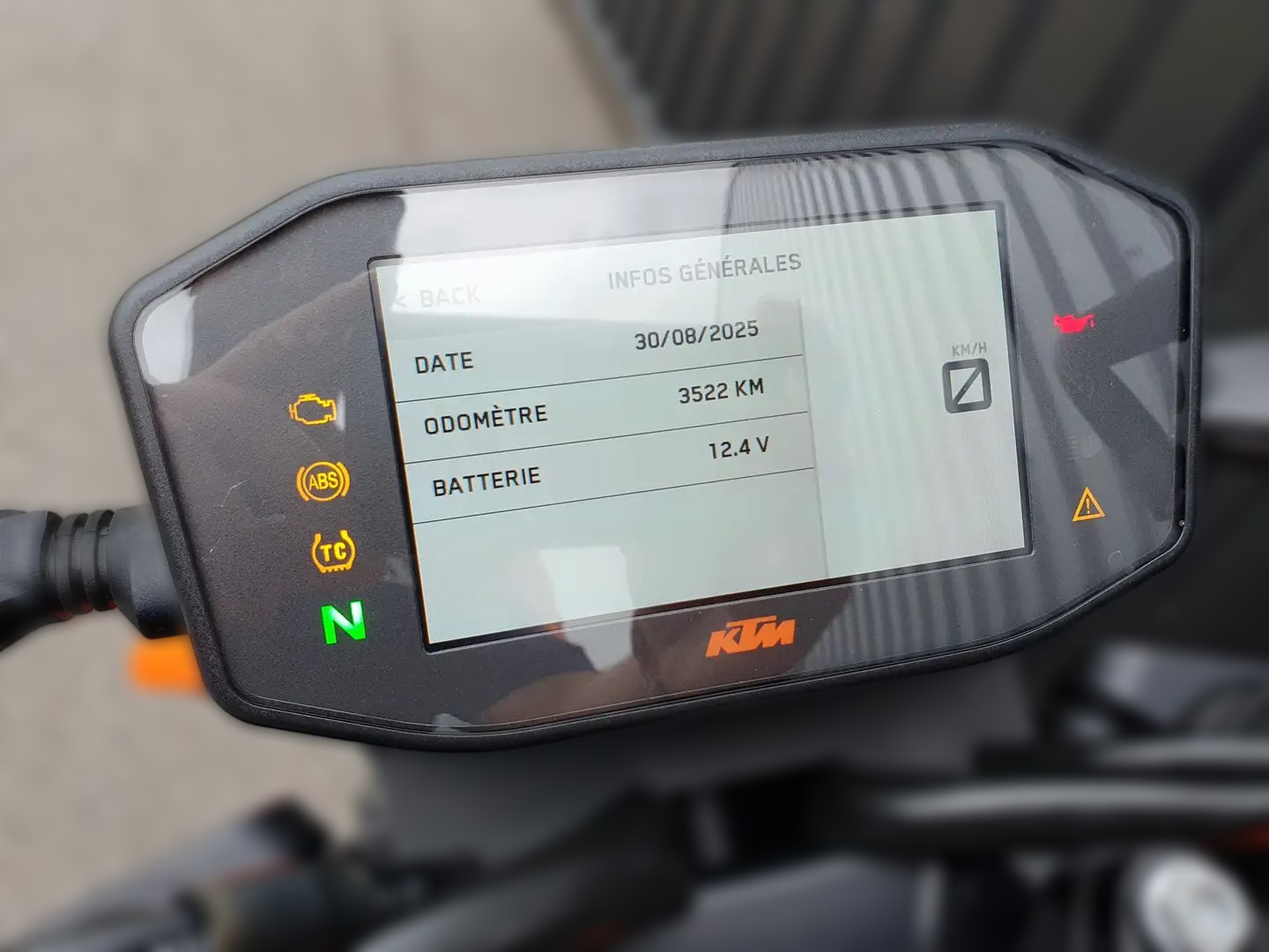 2022 KTM 890 Duke - 3 522 km - Náhled 13