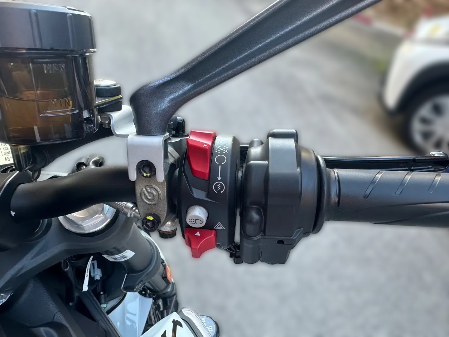2024 Ducati Monster - 2 024 km - Náhled 21