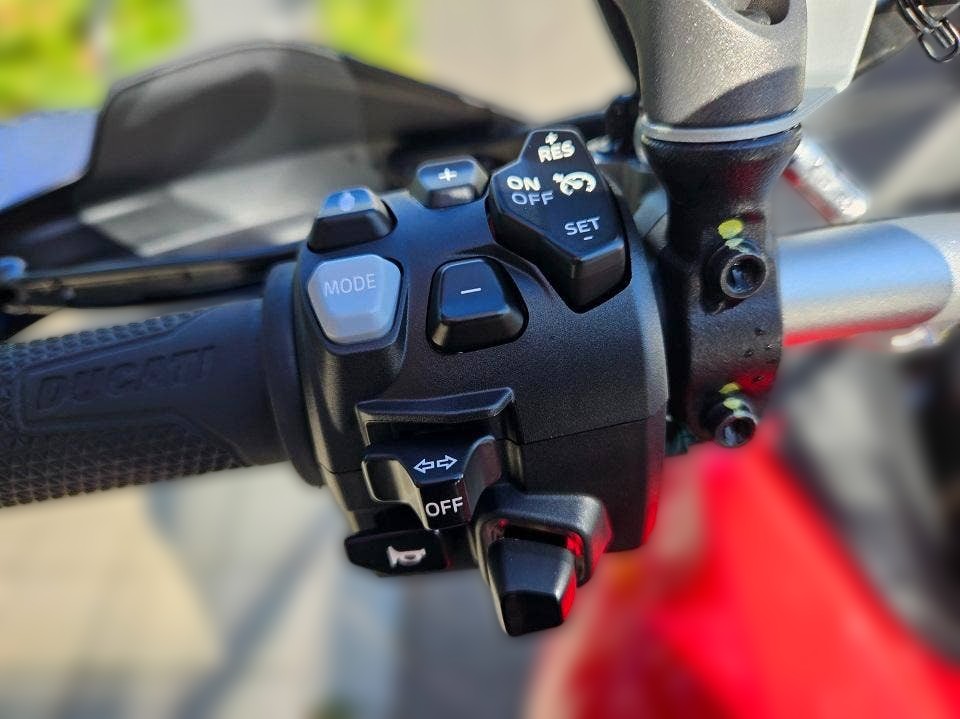 2025 Ducati Multistrada V4 - 6 050 km - Náhled 6