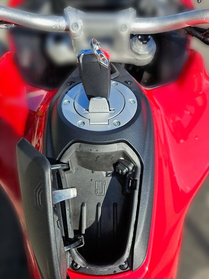 2025 Ducati Multistrada V4 - 6 050 km - Náhled 13