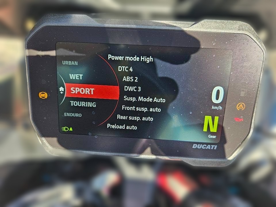 2025 Ducati Multistrada V4 - 6 050 km - Náhled 19