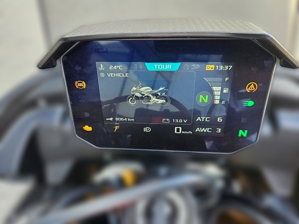 2025 Aprilia Tuono V4 - 1 950 km - Náhled 5