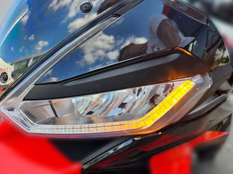 2025 Aprilia Tuono V4 - 1 950 km - Náhled 14
