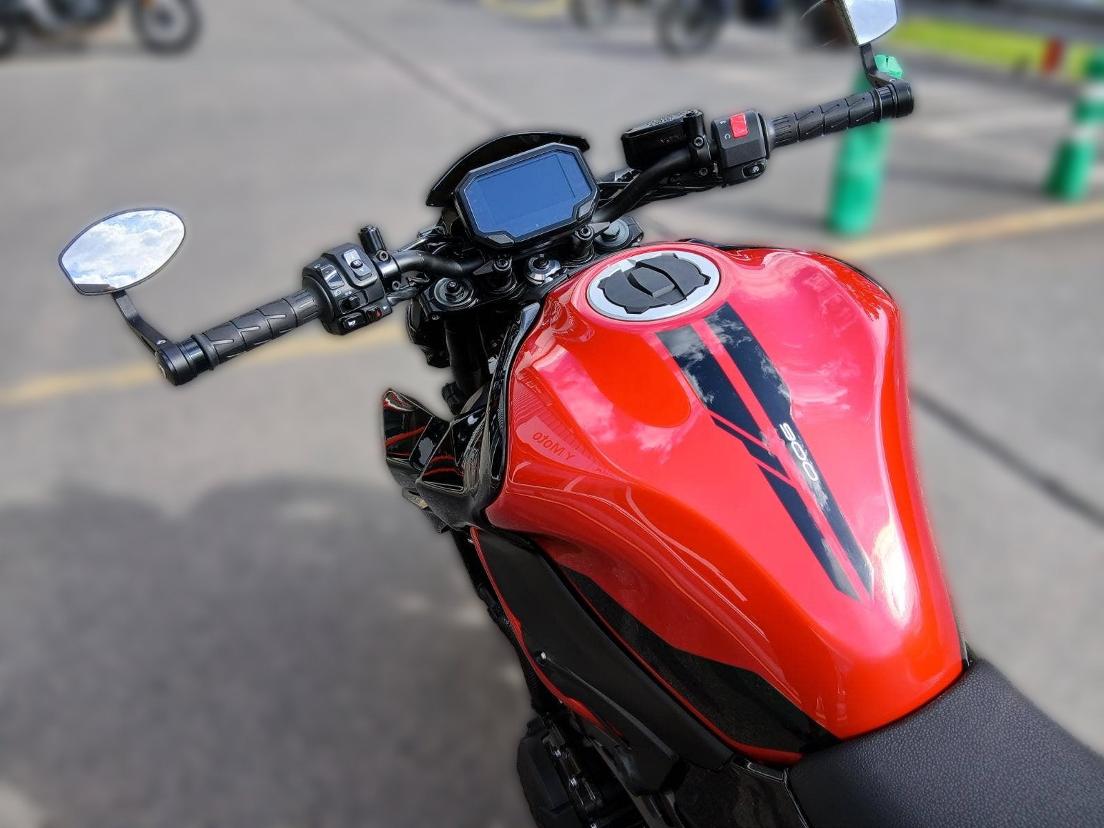 2024 Kawasaki Z900 - 8 800 km - Náhled 40
