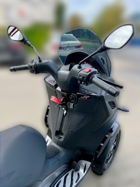 2023 Piaggio MP3 - 1 036 km - Náhled 25