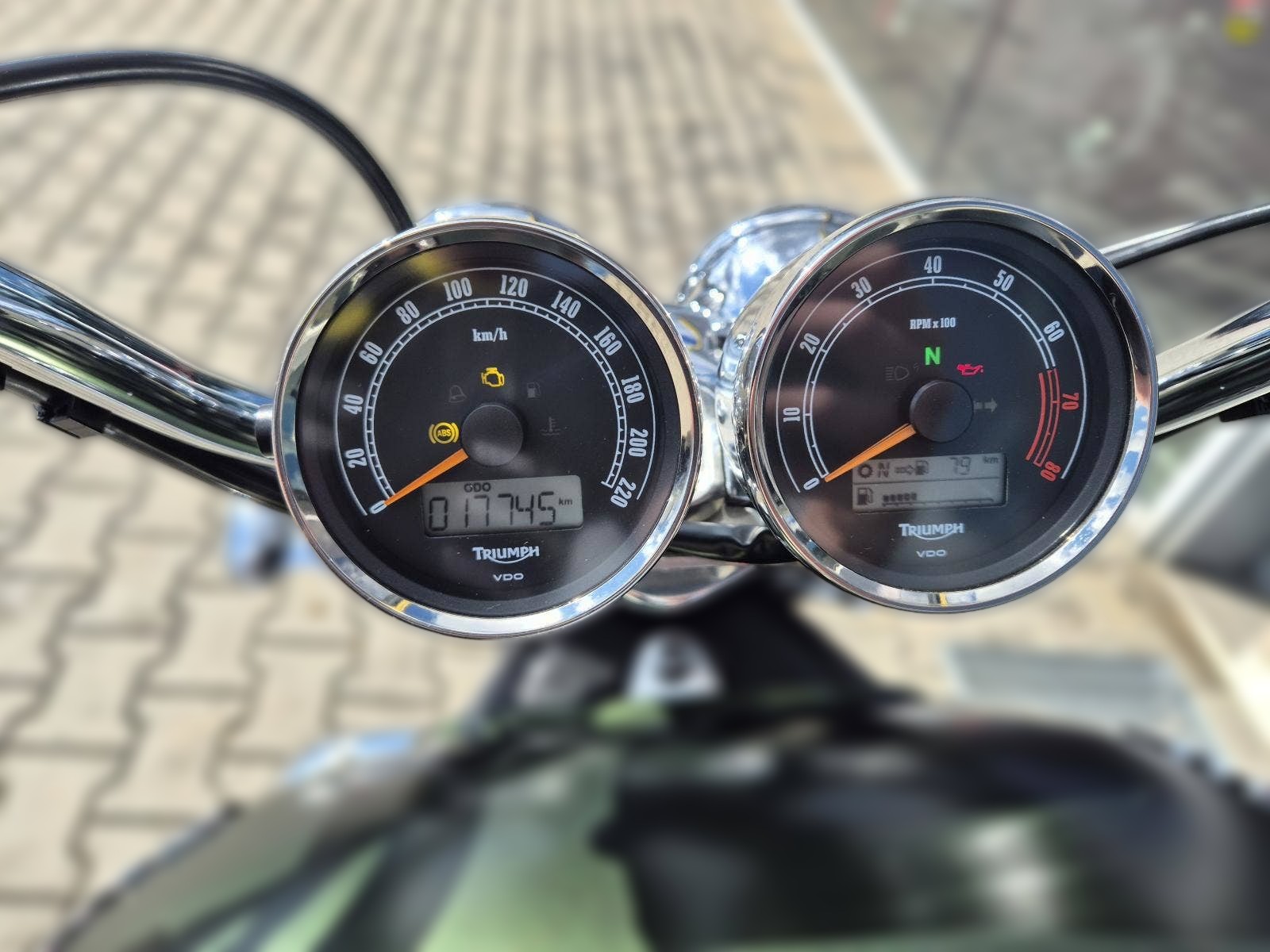 2013 Triumph Rocket 3 - 17 745 km - Náhled 25