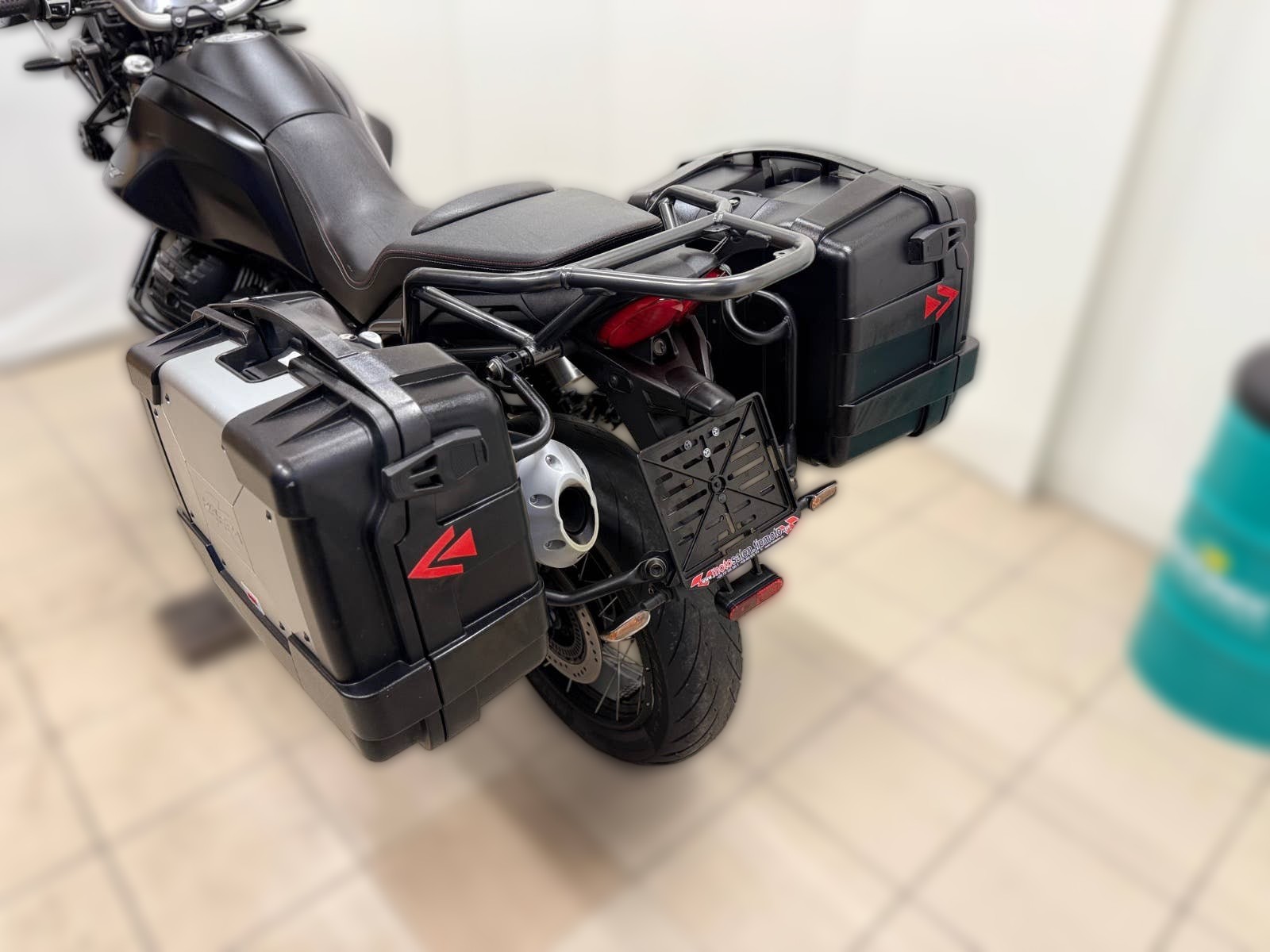 2022 Moto Guzzi V85 TT - 43 560 km - Náhled 5