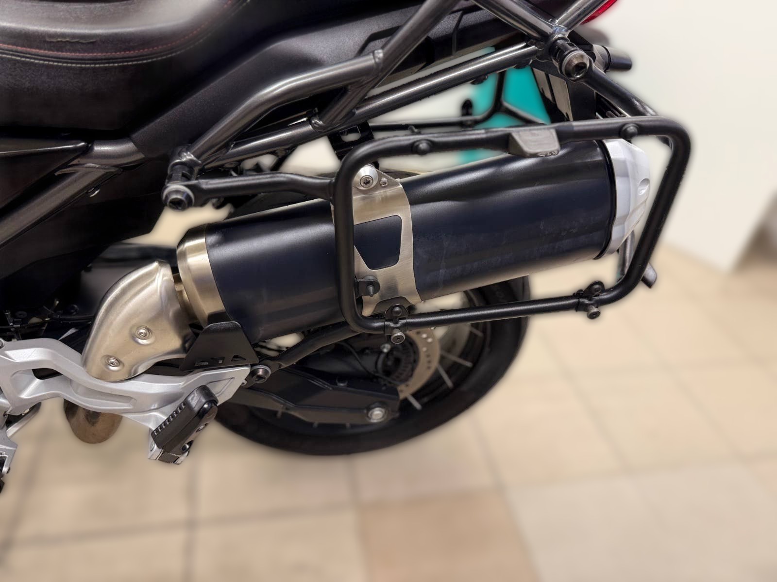 2022 Moto Guzzi V85 TT - 43 560 km - Náhled 6