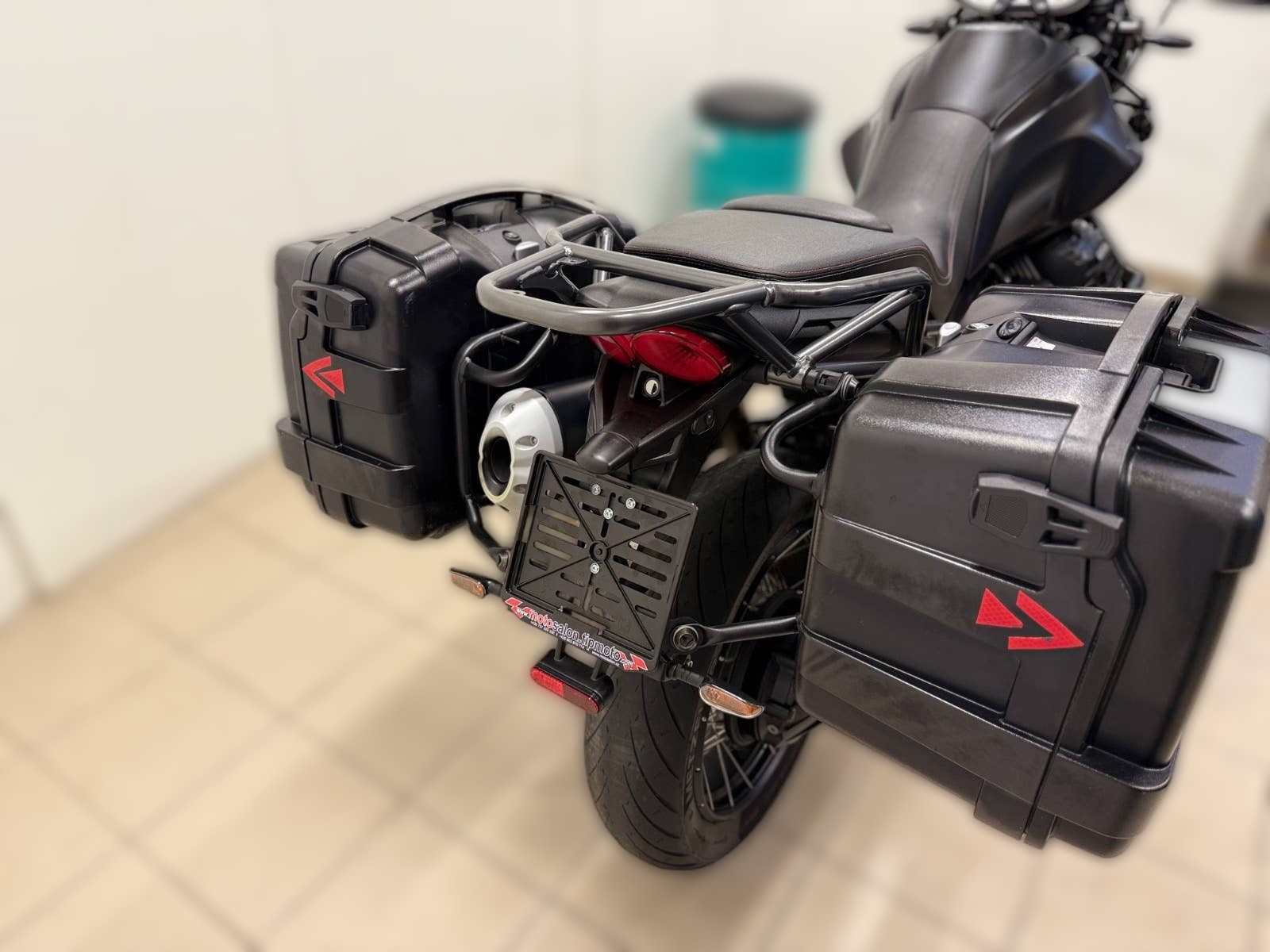 2022 Moto Guzzi V85 TT - 43 560 km - Náhled 8