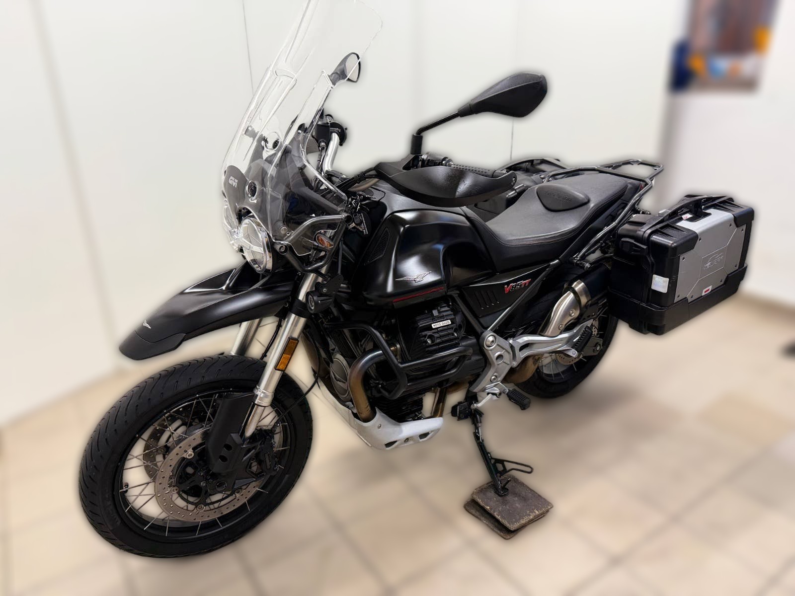 2022 Moto Guzzi V85 TT - 43 560 km - Náhled 21