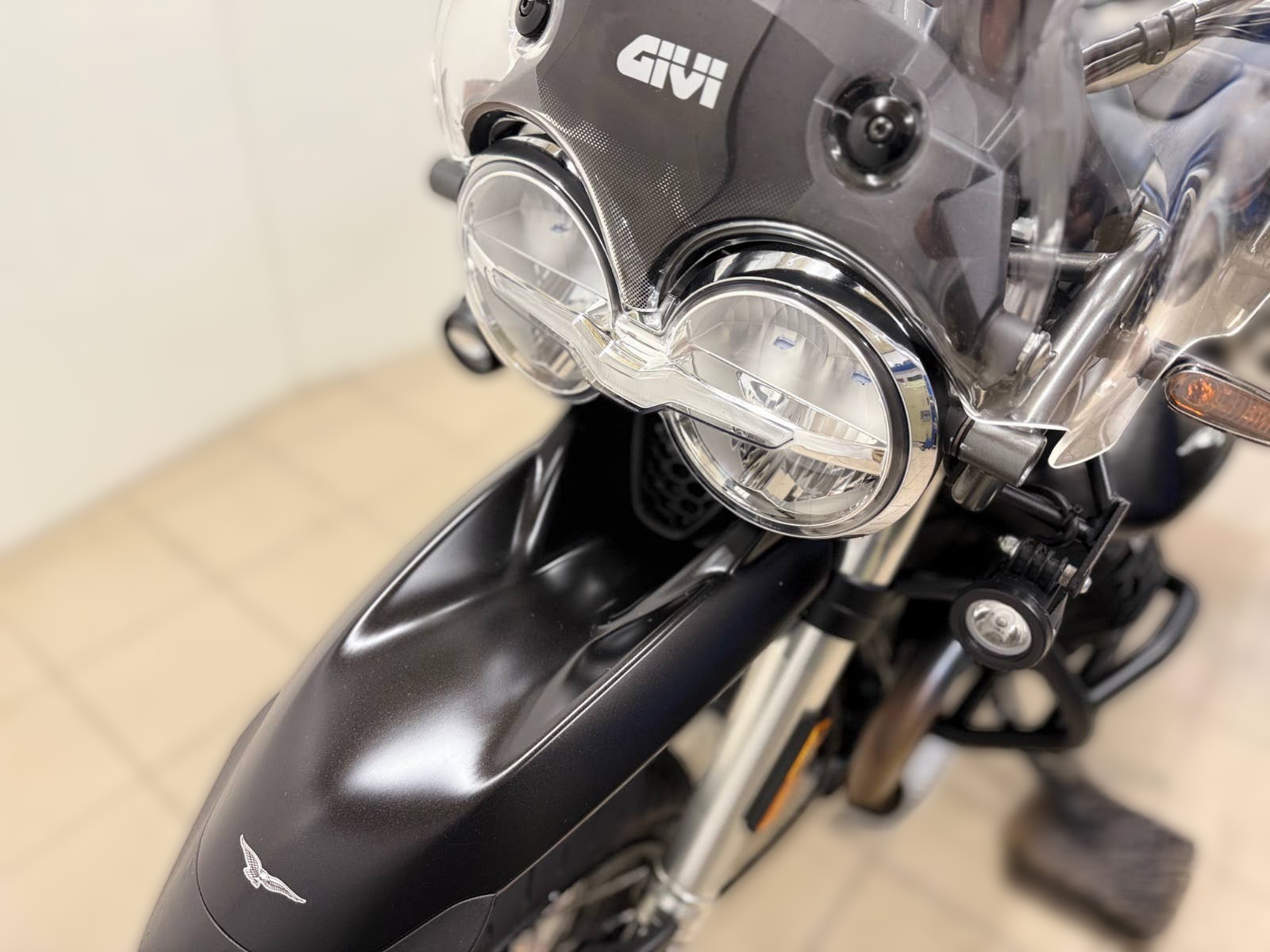 2022 Moto Guzzi V85 TT - 43 560 km - Náhled 22