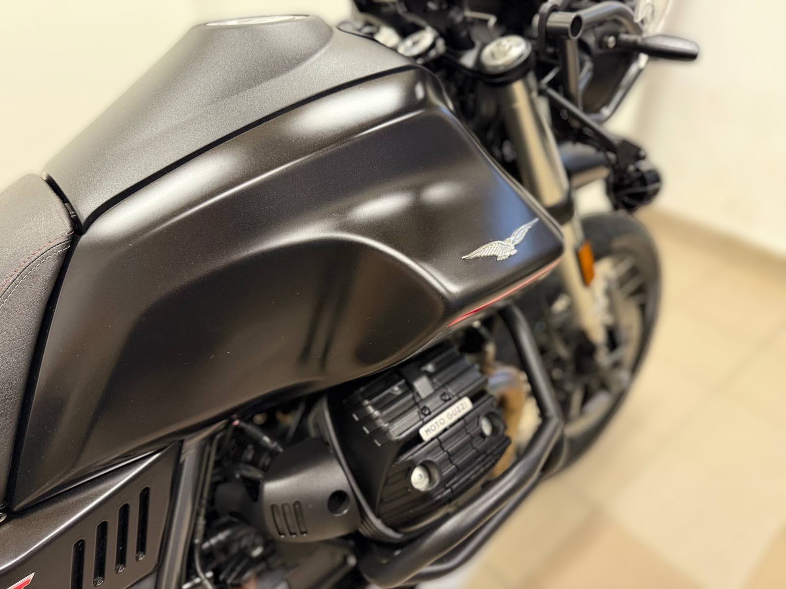 2022 Moto Guzzi V85 TT - 43 560 km - Náhled 29