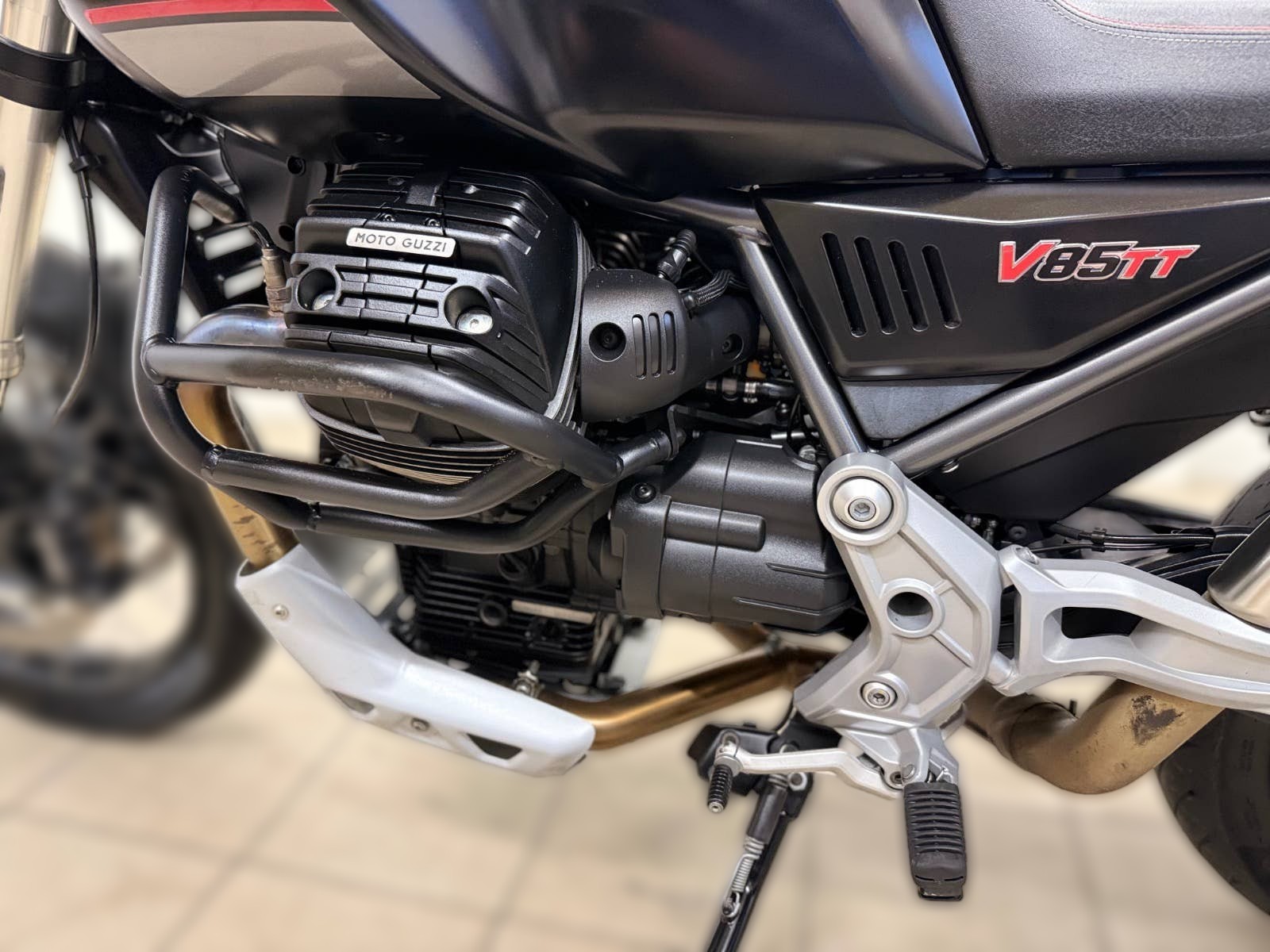 2022 Moto Guzzi V85 TT - 43 560 km - Náhled 31