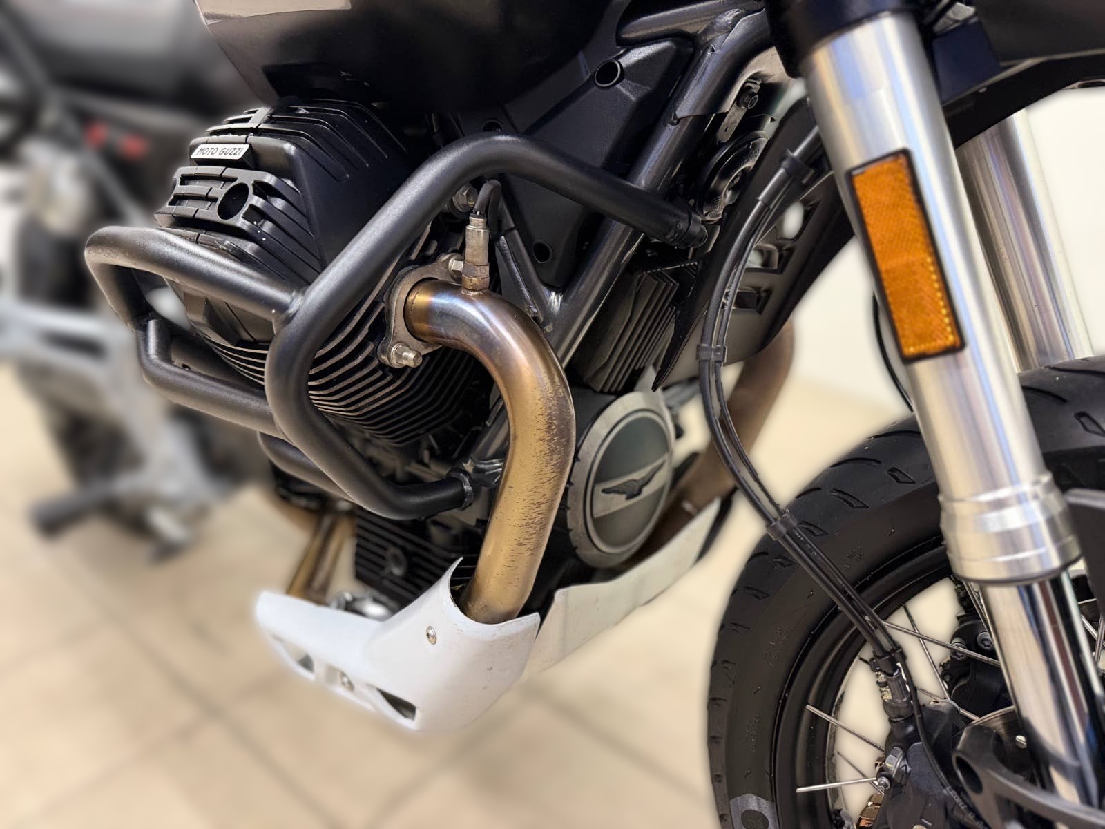2022 Moto Guzzi V85 TT - 43 560 km - Náhled 33