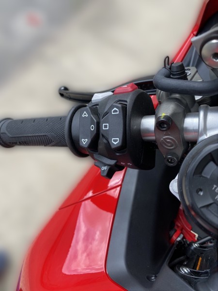 2023 Ducati Panigale V4 - 0 km - Náhled 3