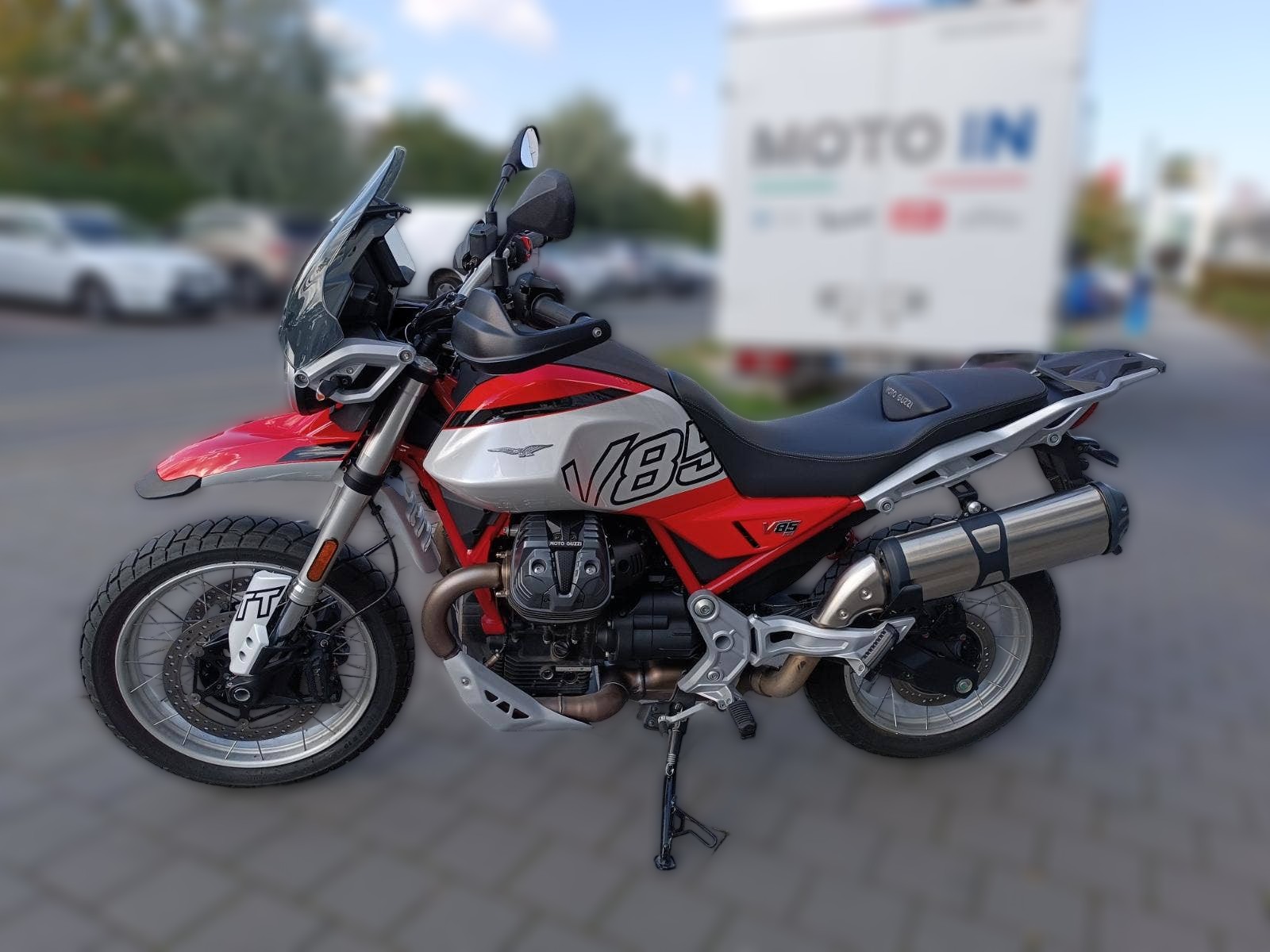 2025 Moto Guzzi V85 TT - 2 696 km - Náhled 15
