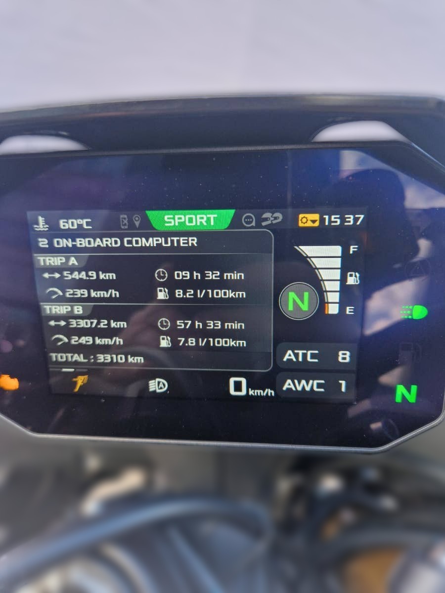 2025 Aprilia Tuono V4 - 3 310 km - Náhled 10