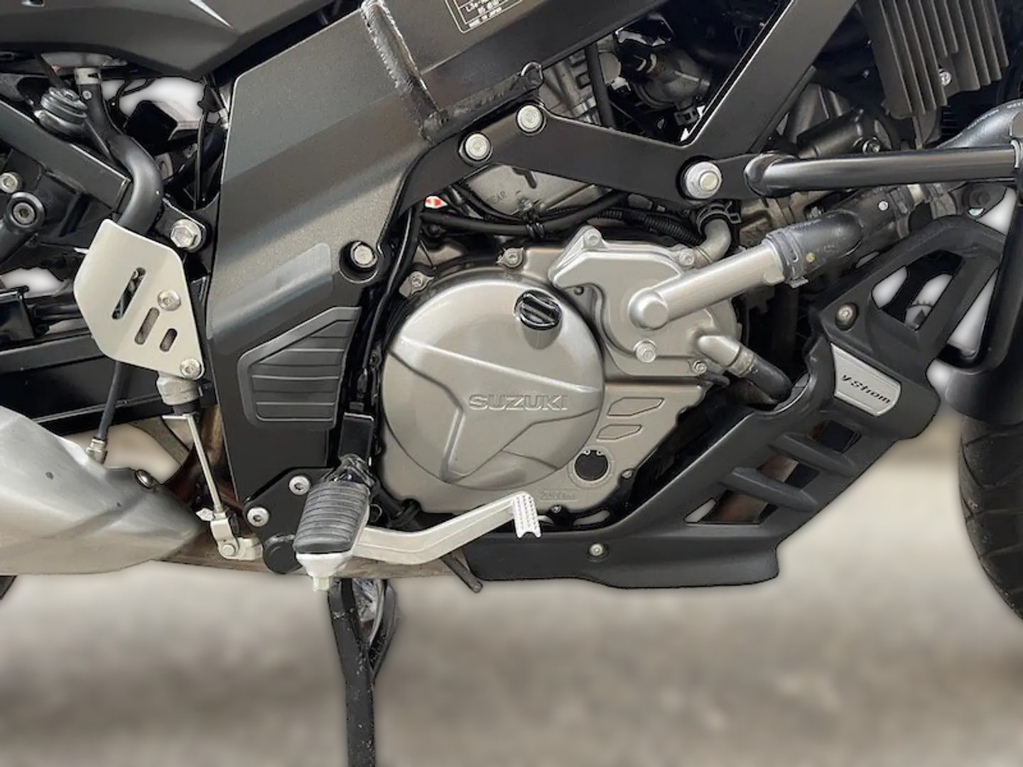 2023 Suzuki DL 650 V-Strom - 12 022 km - Náhled 8