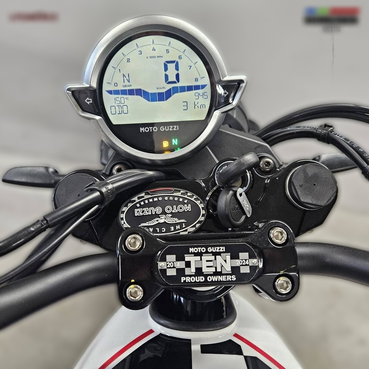 2023 Moto Guzzi V7 - 0 km - Náhled 2