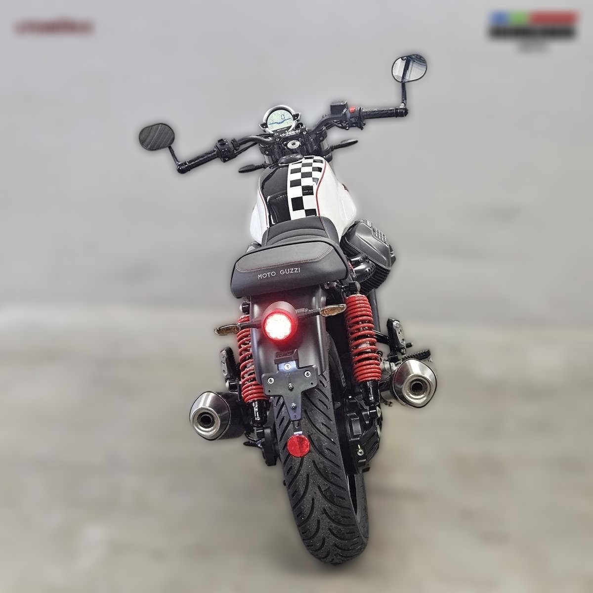 2023 Moto Guzzi V7 - 0 km - Náhled 4