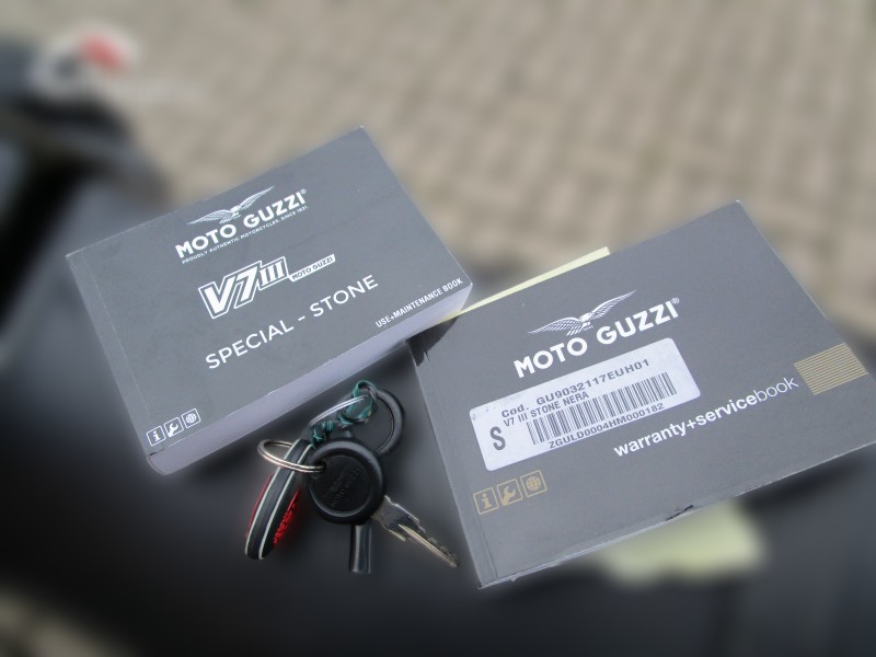 2017 Moto Guzzi V7 - 6 900 km - Náhled 13