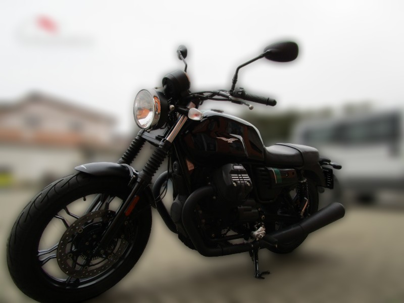 2017 Moto Guzzi V7 - 6 900 km - Náhled 24