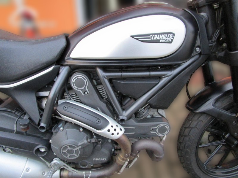 2016 Ducati Scrambler - 11 160 km - Náhled 6