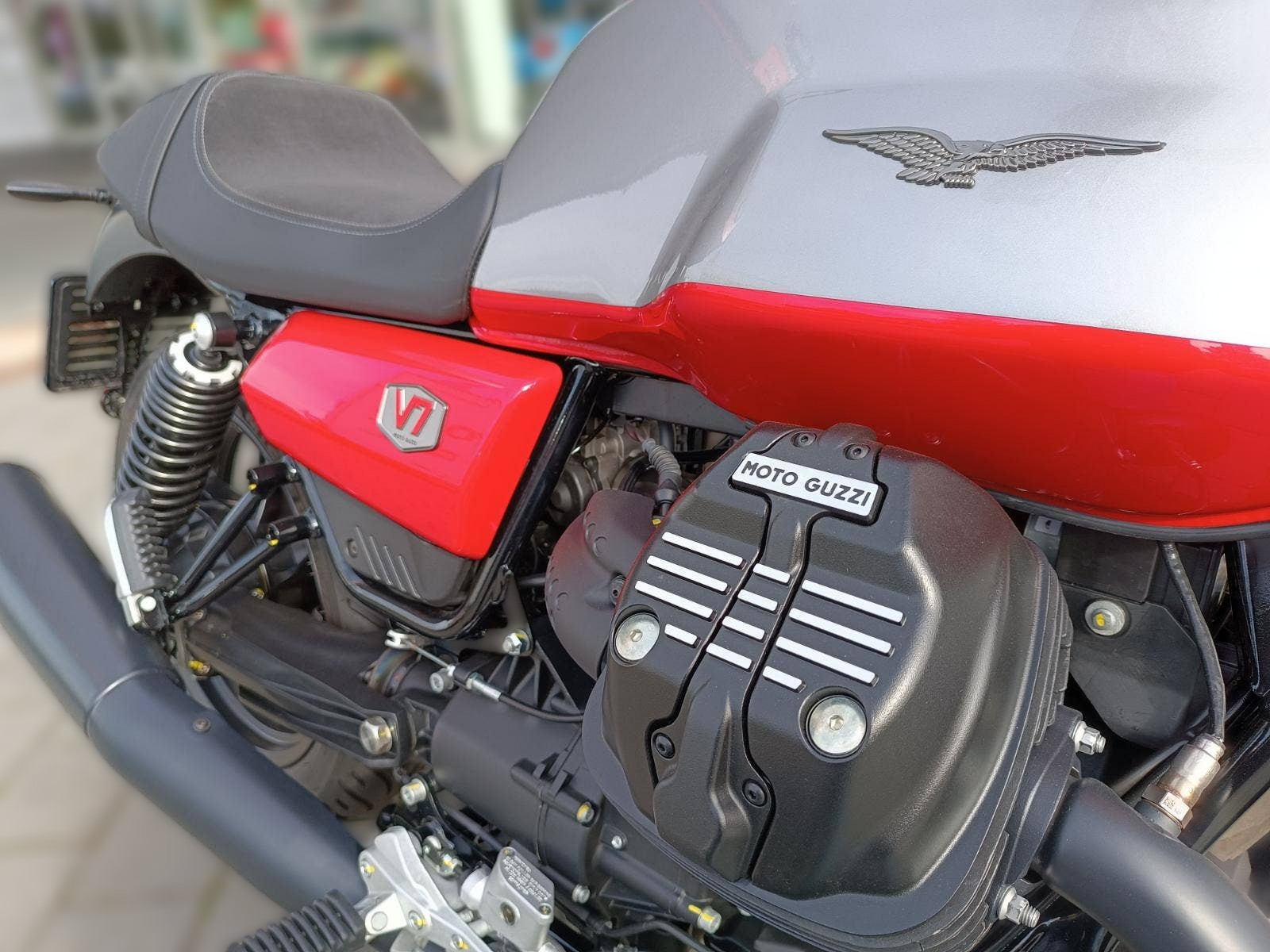 2023 Moto Guzzi V7 - 34 km - Náhled 8