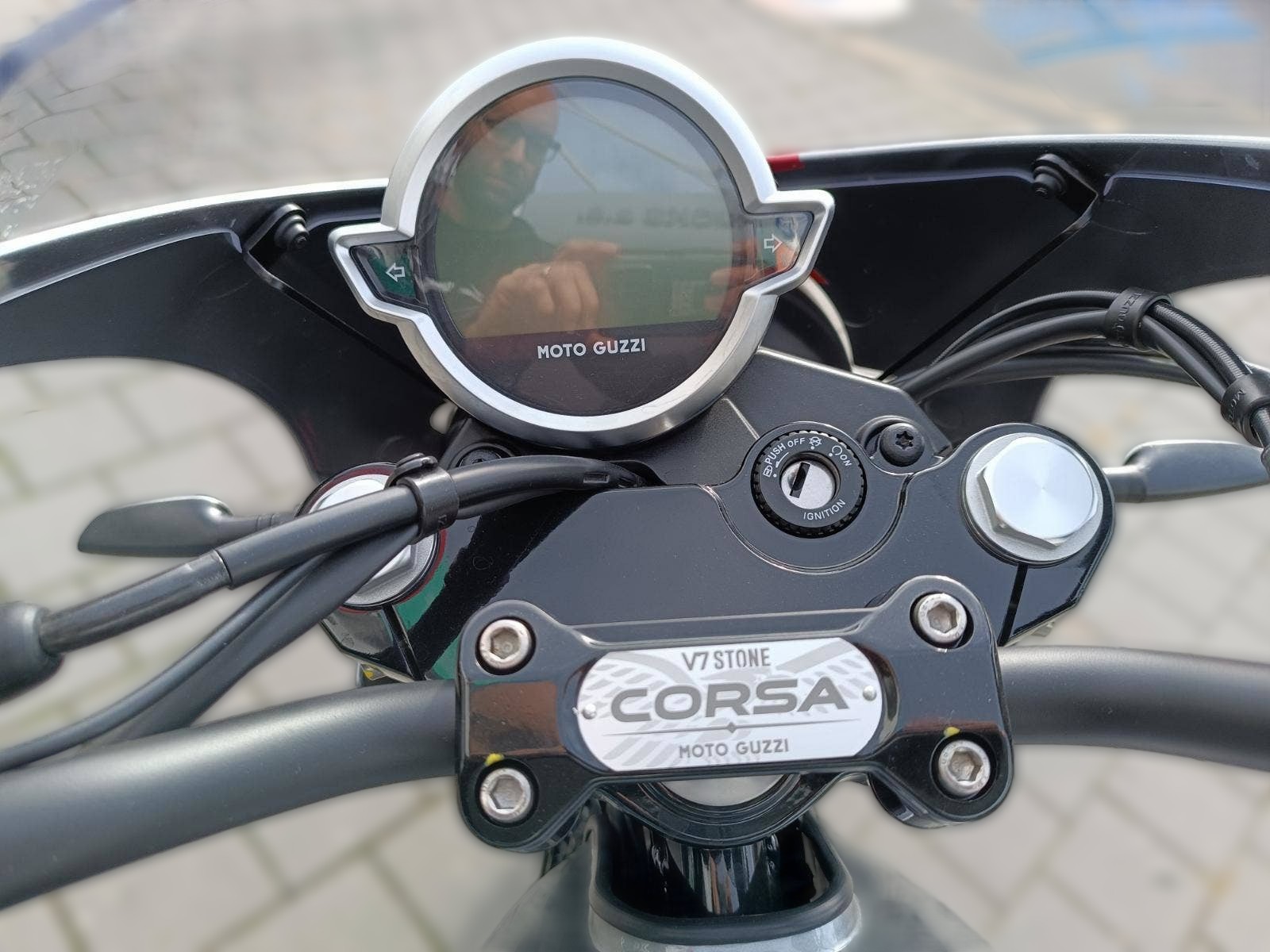 2023 Moto Guzzi V7 - 34 km - Náhled 10